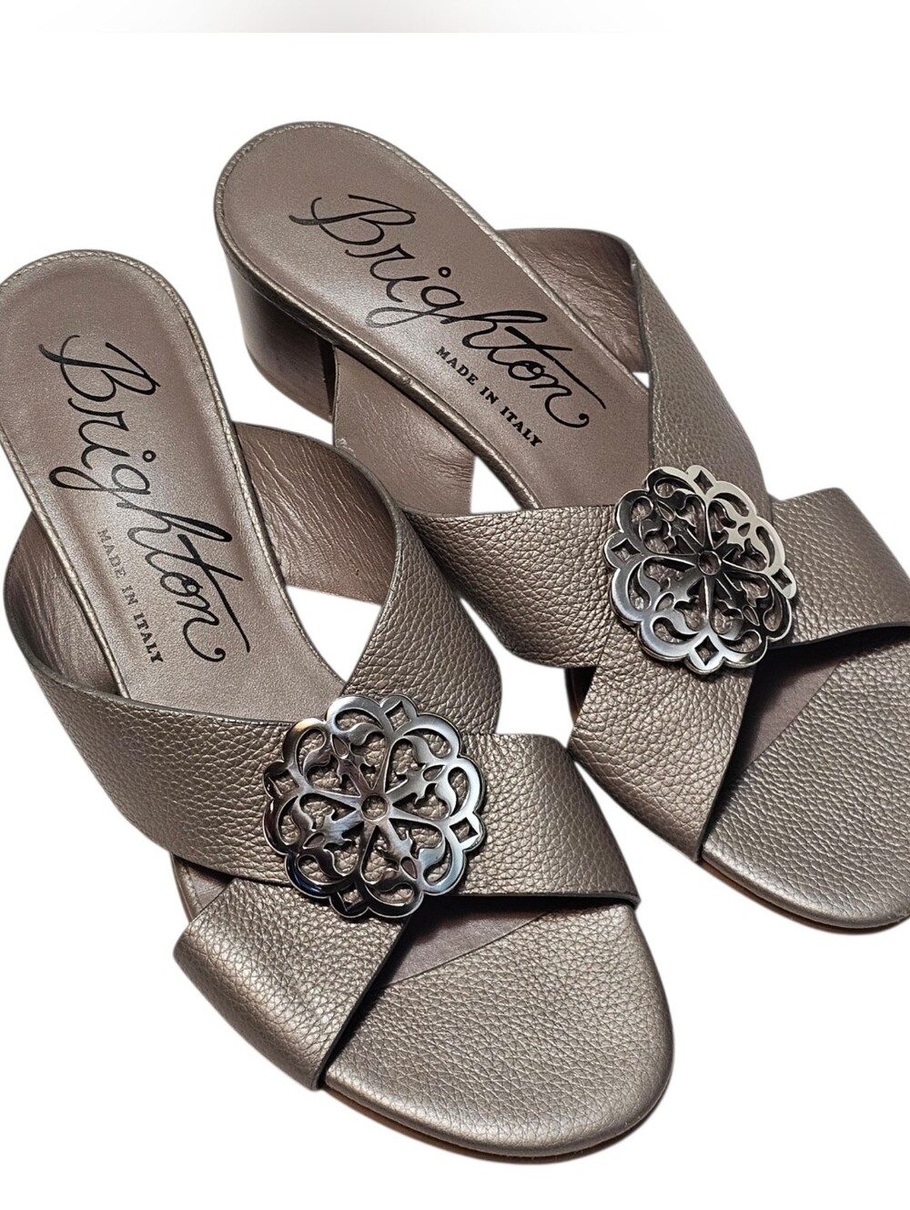 Brighton Womens Sandals Gray Silver Medallion Leather Old Money Luxury 8.5 M